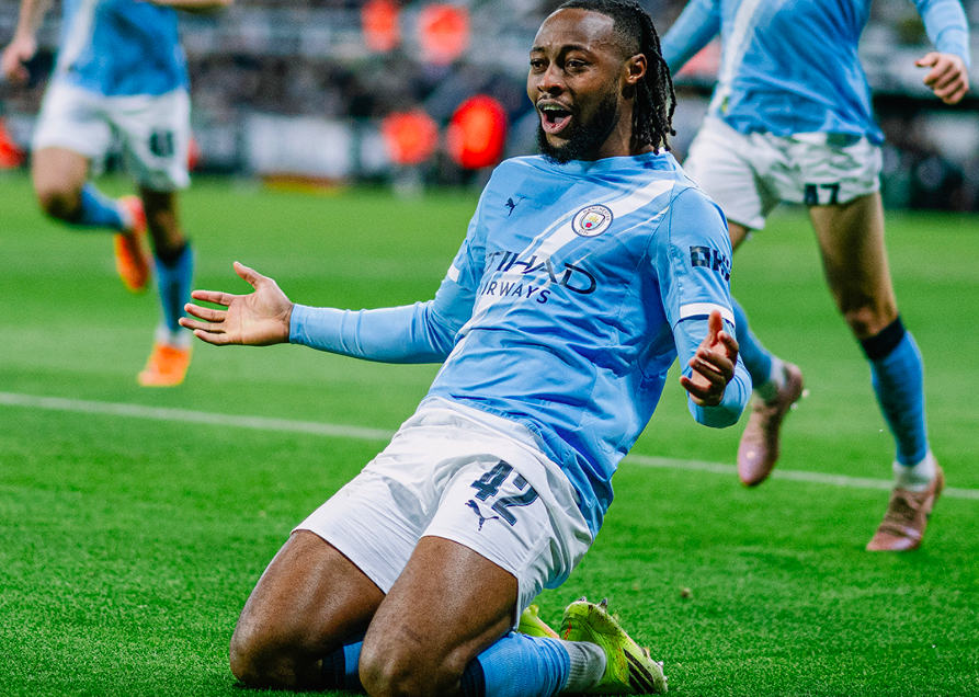 半决赛首回合：曼城2-0卫冕冠军13场不败 塞梅尼奥加盟两场造3球