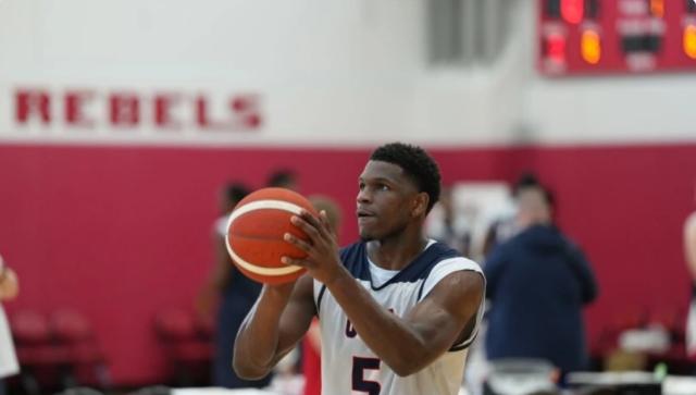 OD体育-爱德华兹：我是美国队第一核心 其他人必须适应我