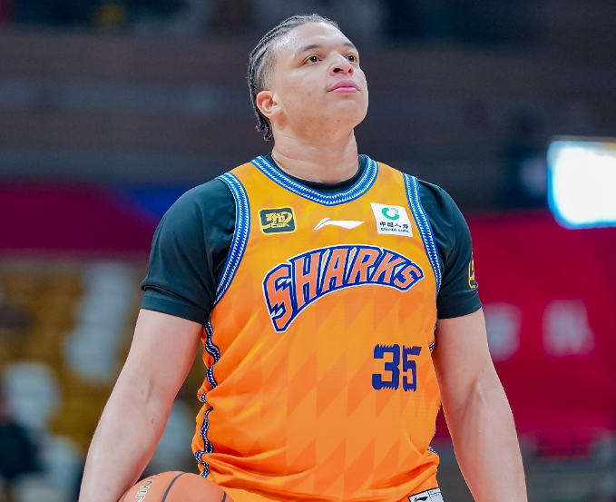 联赛第一！上海末节只丢8分大胜山西豪取9连胜 洛夫顿29+15