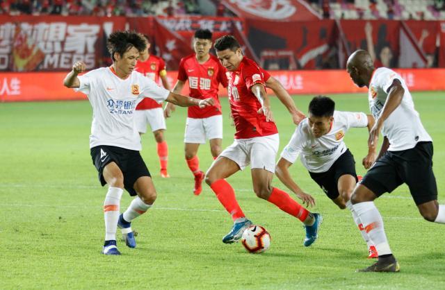 OD体育入口-沪媒：足协或修改中超赛程 等待国脚归队顺延一周